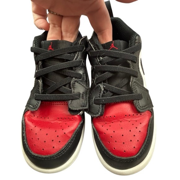 Jordan 1 Low ALT (PS) 'Bred Toe 2.0' White Black Red Hook & Loop 10C Nike Air - Picture 2 of 8